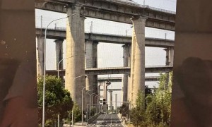 重庆5列火车同框图火了!拍摄者承认系后期合成